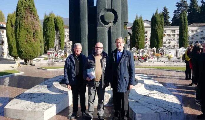 DELEGAZIONE SLOVENA AL SACRARIO DEL CIMITERO DI SANSEPOLCRO (1)