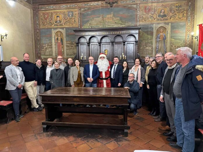 presentazione cortona natale 24 01
