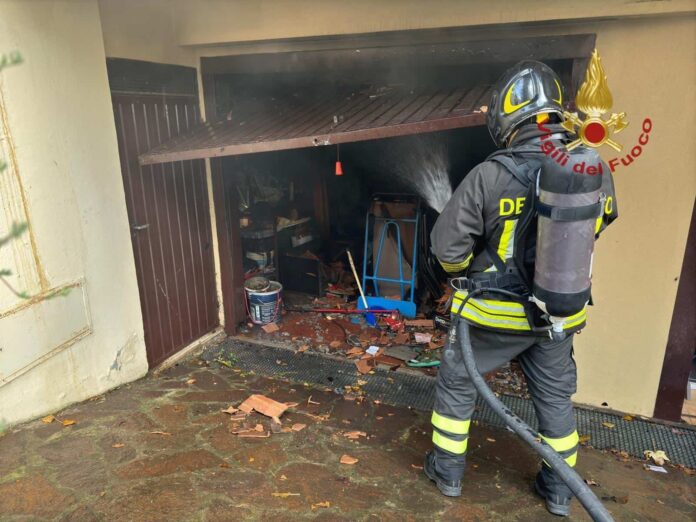 vvf_incendio-garage_1