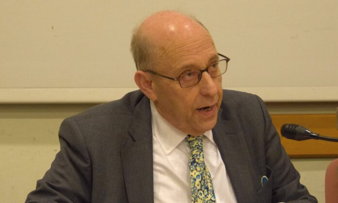Il professor Robert Black