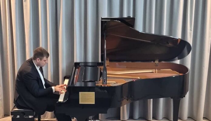 Alla Casa della Musica di Arezzo il recital del giovane pianista Luca Romagnoli  