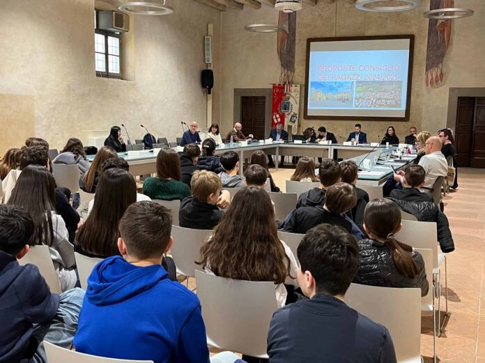 Gli studenti del Consiglio dei Ragazzi protagonisti alla seduta del Consiglio comunale di Terranuova Bracciolini