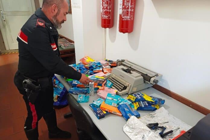 Furti nei supermercati di Cortona, due arresti dei Carabinieri