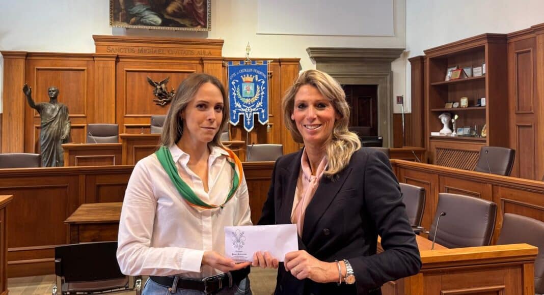 Pasqua di solidarietà per il terziere di Porta Fiorentina. Consegnate tessere buoni spesa al Comune