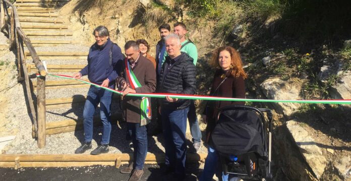 Civitella nuovo percorso pedonale adiacente alle mura del borgo