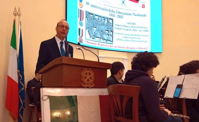 Istituto del Nastro Azzurro e l'anniversario dalla Liberazione in Prefettura ad Arezzo