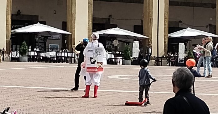 Nelle vie del centro di Arezzo per dire no all’uccisione degli agnelli