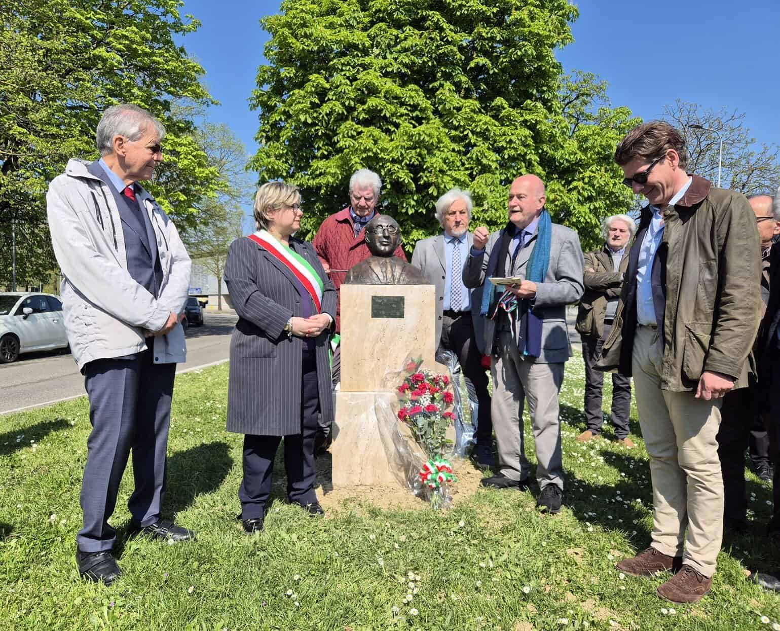 Inaugurato ad Arezzo il monumento a Pietro Nenni