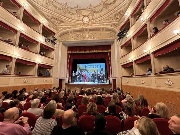 Chiusura di stagione al Teatro Verdi, 1800 spettatori entusiasti