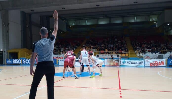 Una magia di Toia regala la vittoria della BC Servizi a Pavia