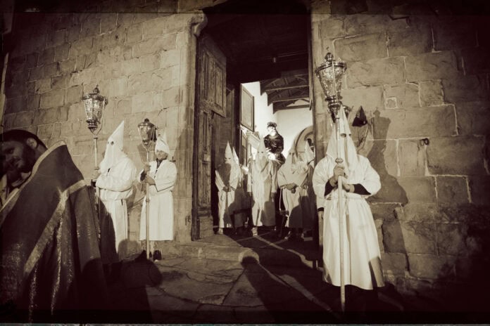 Castiglion Fiorentino, tornano le suggestive processioni notturne