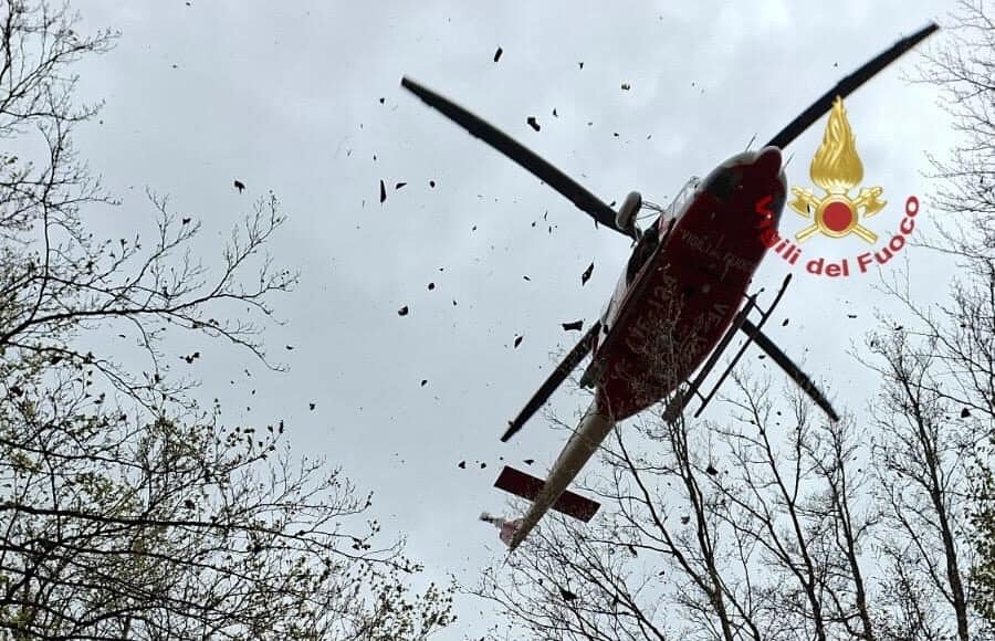 Soccorso elicotteristico Monte Falterona, incidente cavallo, intervento Vigili del Fuoco, Pegaso 1, area impervia Arezzo