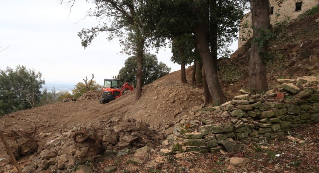 Bonifica dei rifiuti al Castello di Mammi