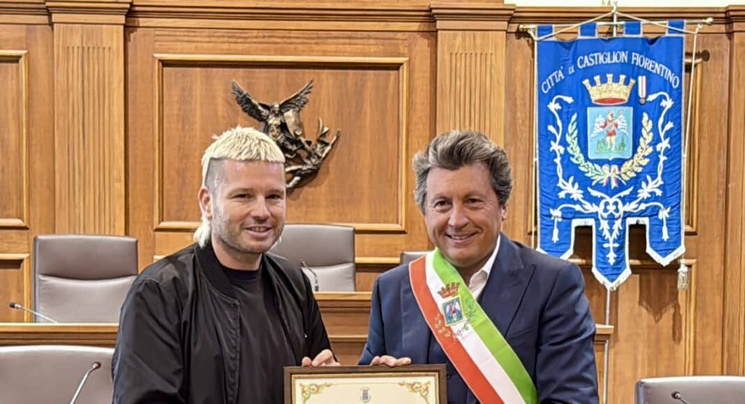 Consegnata la pergamena della Cittadinanza Onoraria a Luca Agnelli