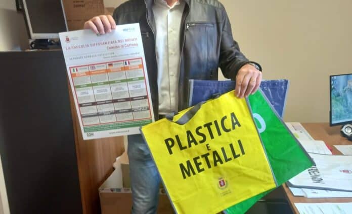 Cortona, ecco gli shopper per la raccolta dei rifiuti