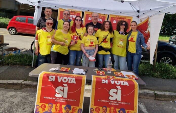 Sui 5 referendum infopoint ai mercati di Arezzo e San Giovanni