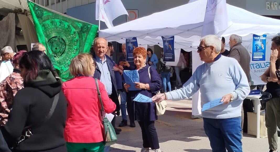 Teresa Bellanova al mercato di Arezzo