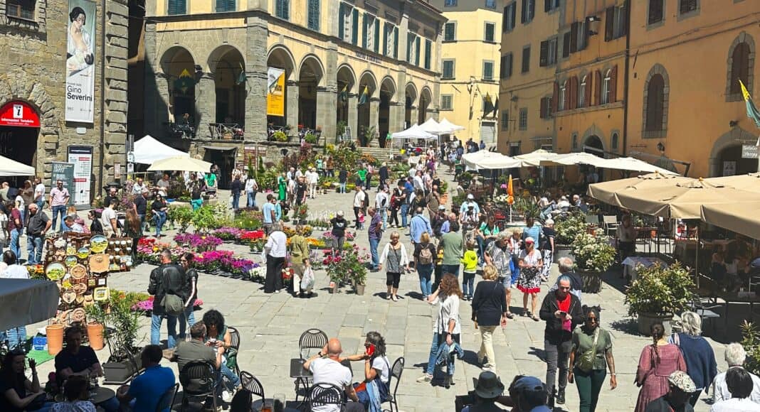 Cortona, maggio si apre con un successo per Cortona in Fiore