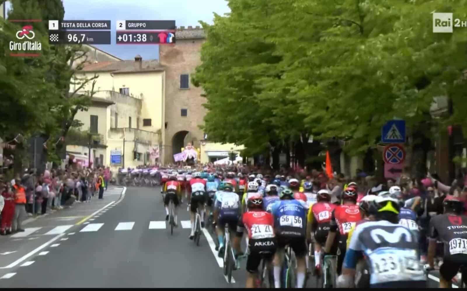 l Giro d’Italia a Foiano: un successo di squadra e comunità