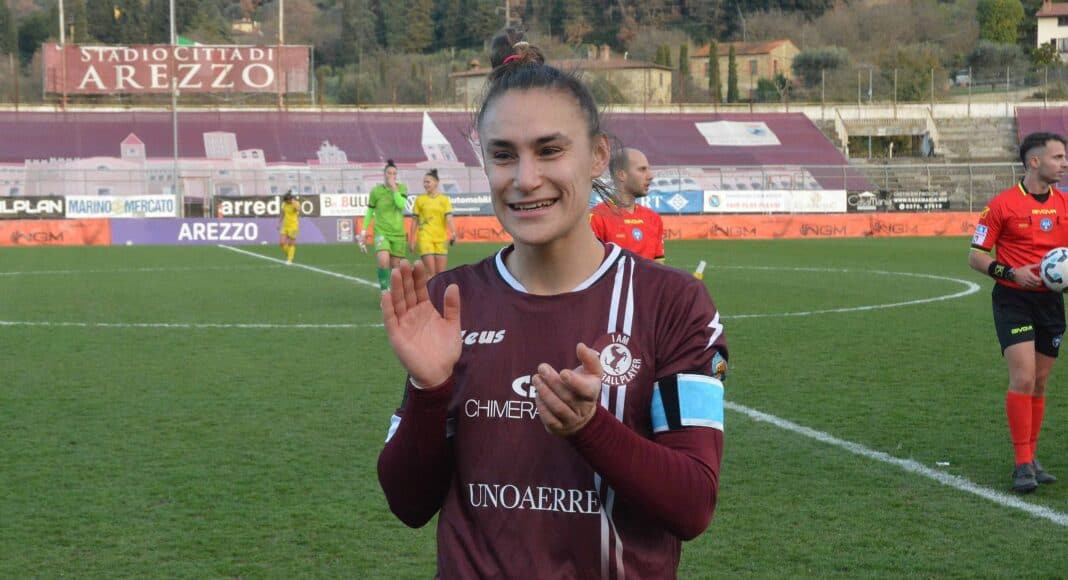 Costanza Razzolini rinnova con l’Arezzo fino al 2026 e resta capitana