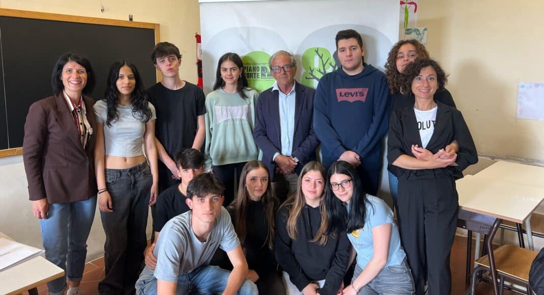 Franco Scortecci, Presidente di ESTRA, incontra gli studenti di Poppi