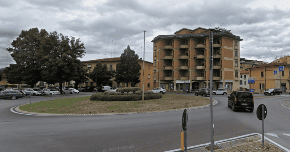 Il “Cerchio imperfetto” di Mauro Staccioli, a San Giovanni Valdarno