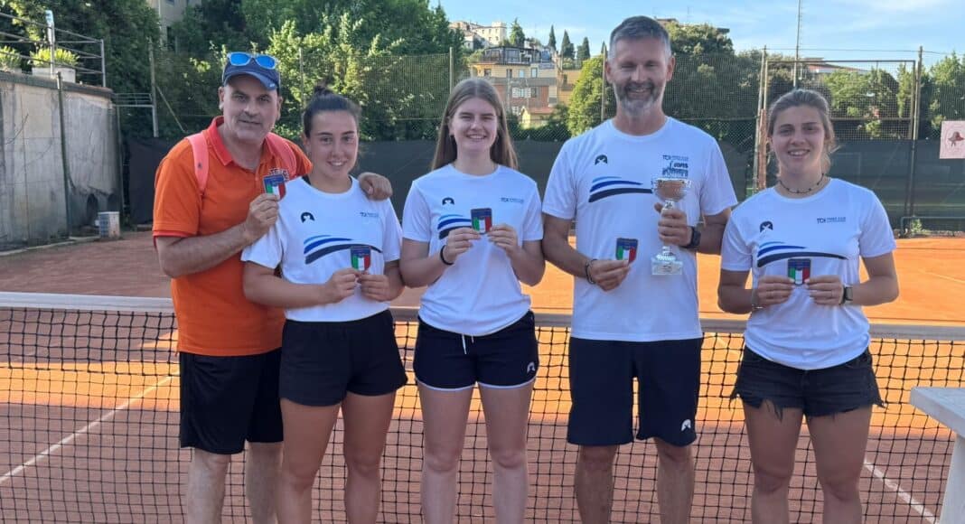 L'Under 18 donne del Tennis Club Castiglionese vince il titolo toscano