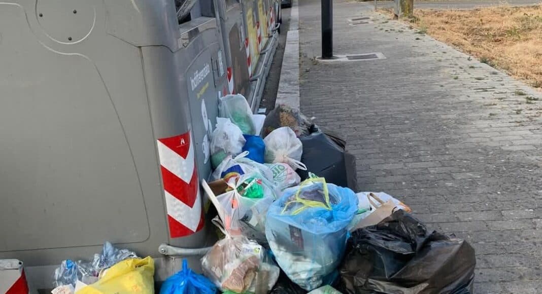 PD Arezzo raccolta dei rifiuti nel caos