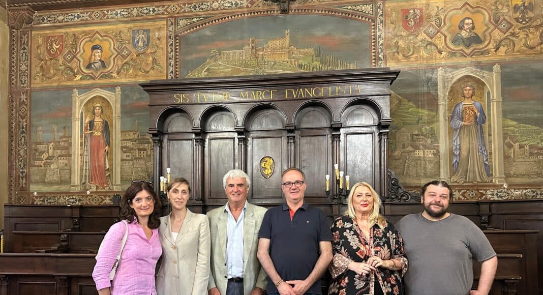 Conclusi i lavori degli spazi pubblici in via F.lli Rosselli a Camucia