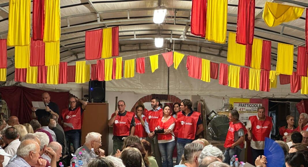 Cortona, tante persone alla cena di beneficenza pro Caritas