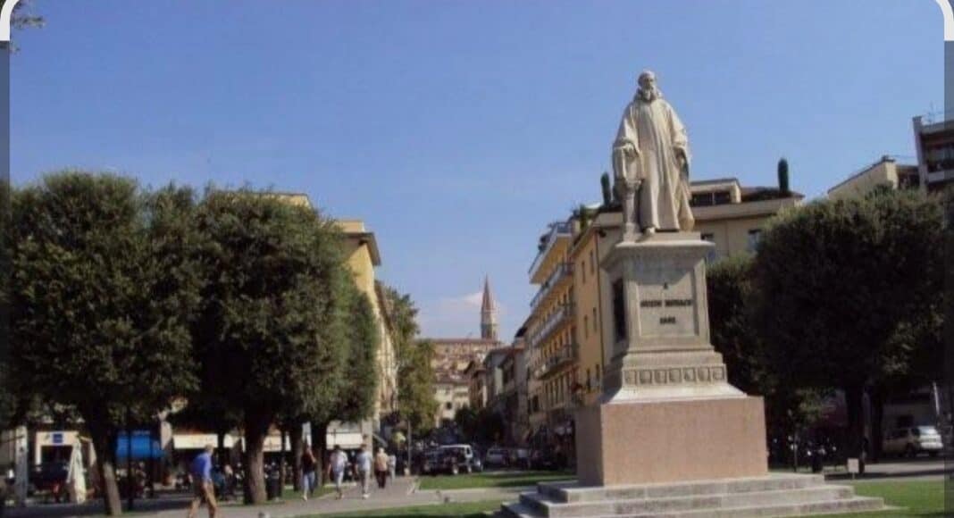 Donna incinta aggredita in piazza ad Arezzo, distacco della lingua