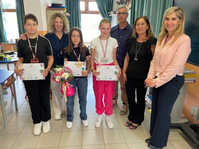 Alice Simoni primo premio olimpiadi disegno tecnico