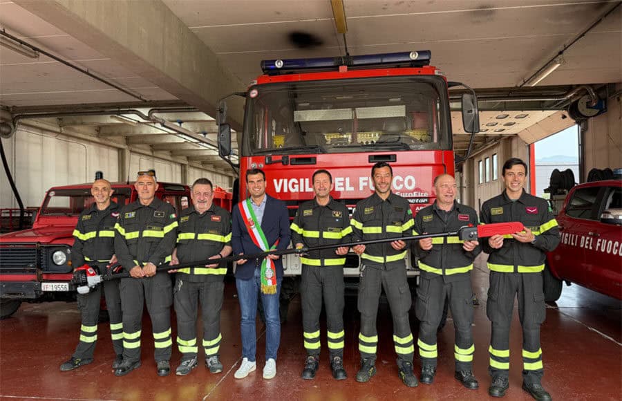 Il Comune dona uno strumento per operare sugli alberi in sicurezza