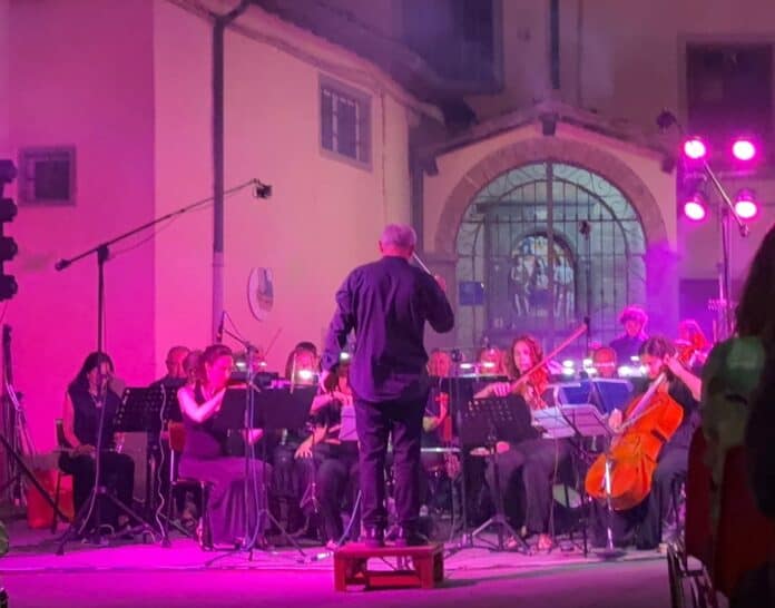 40 orchestrali