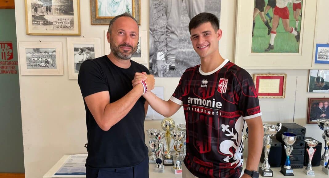 ASD Terranuova Traiana, il calciatore Davide Sesti entra in squadra