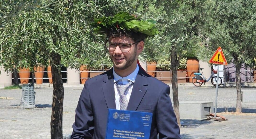 Castiglion Fiorentino Matteo Luconi si laurea Con una tesi sul “Palio dei Rioni”