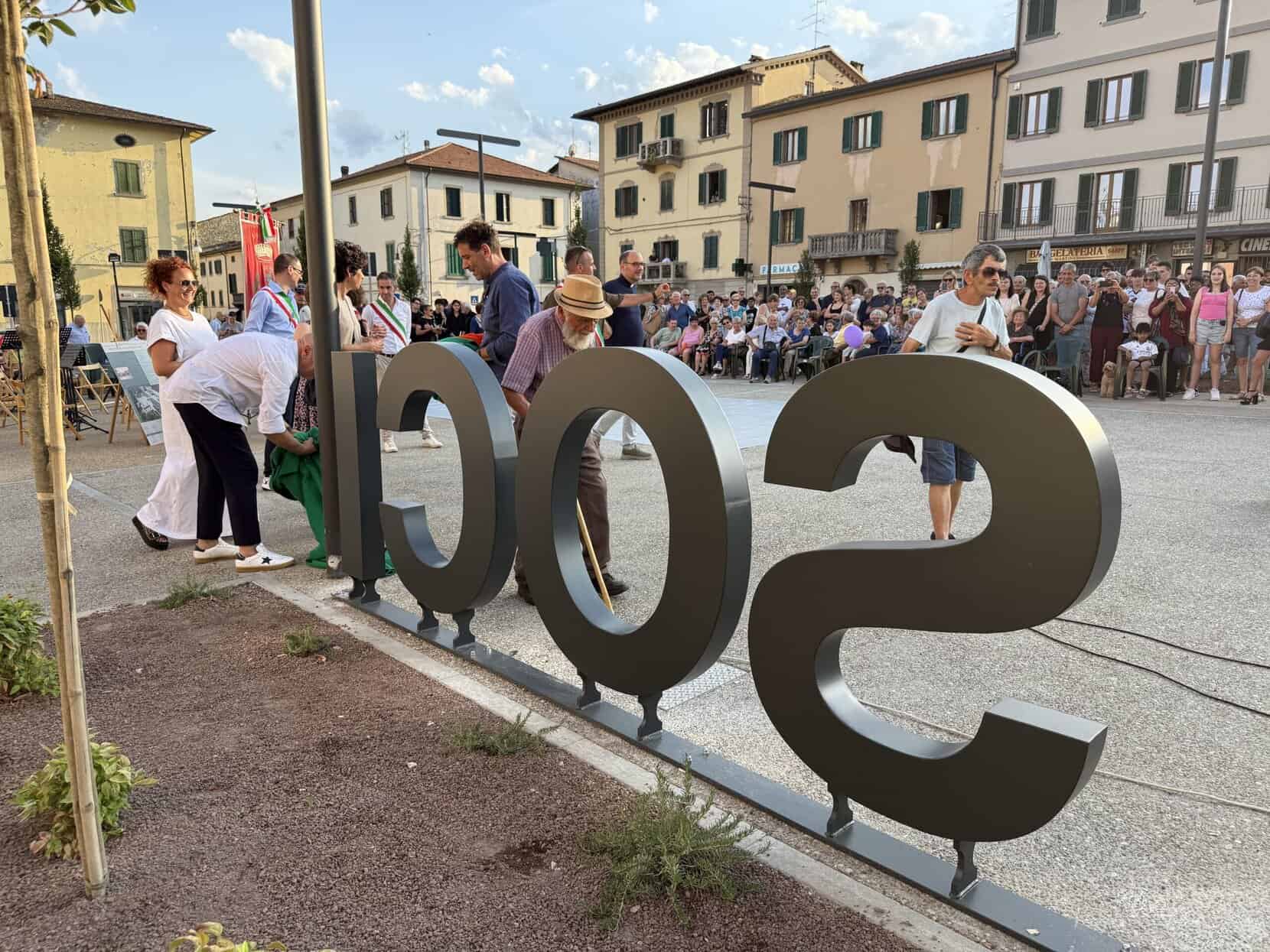 Grande inaugurazione per la nuova piazza di Soci