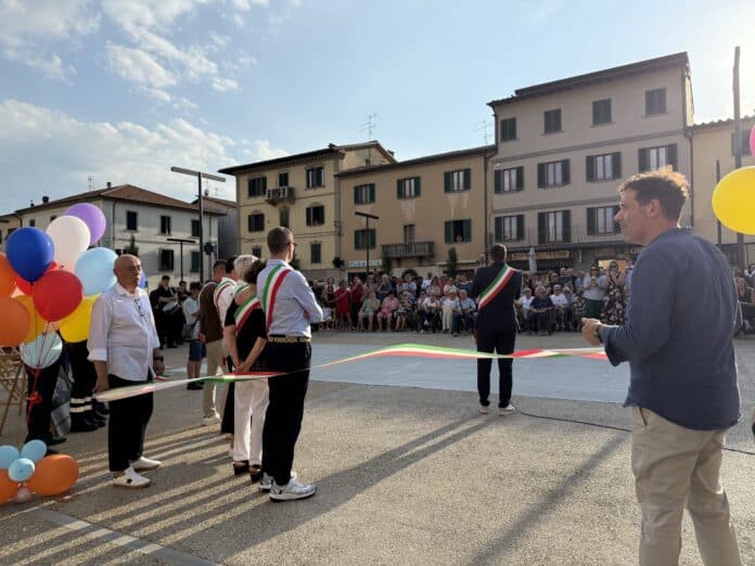 Grande inaugurazione per la nuova piazza di Soci