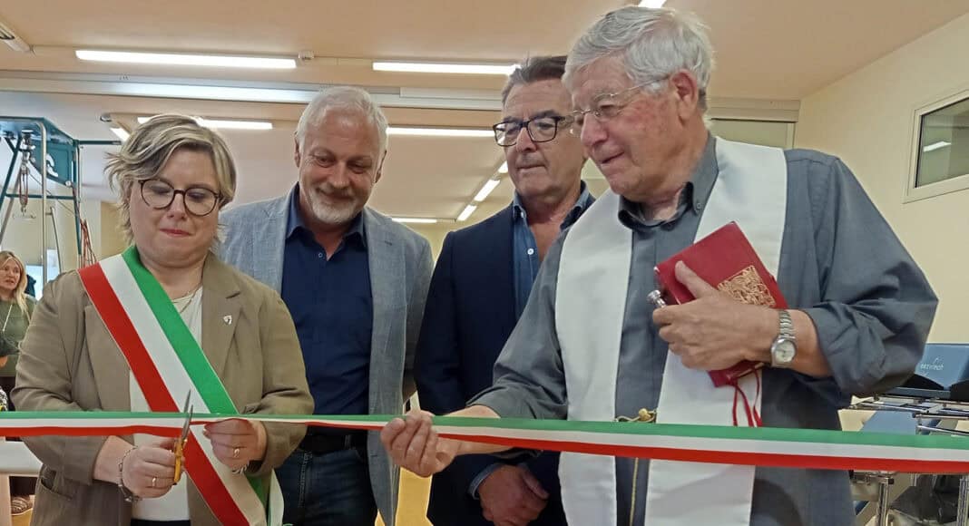 Taglio del nastro per la nuova area robotica dell’Istituto di Agazzi