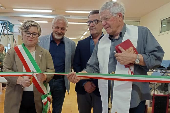 Taglio del nastro per la nuova area robotica dell’Istituto di Agazzi