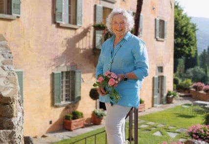 Frances Mayes cittadina italiana cerimonia a Cortona il 5 luglio