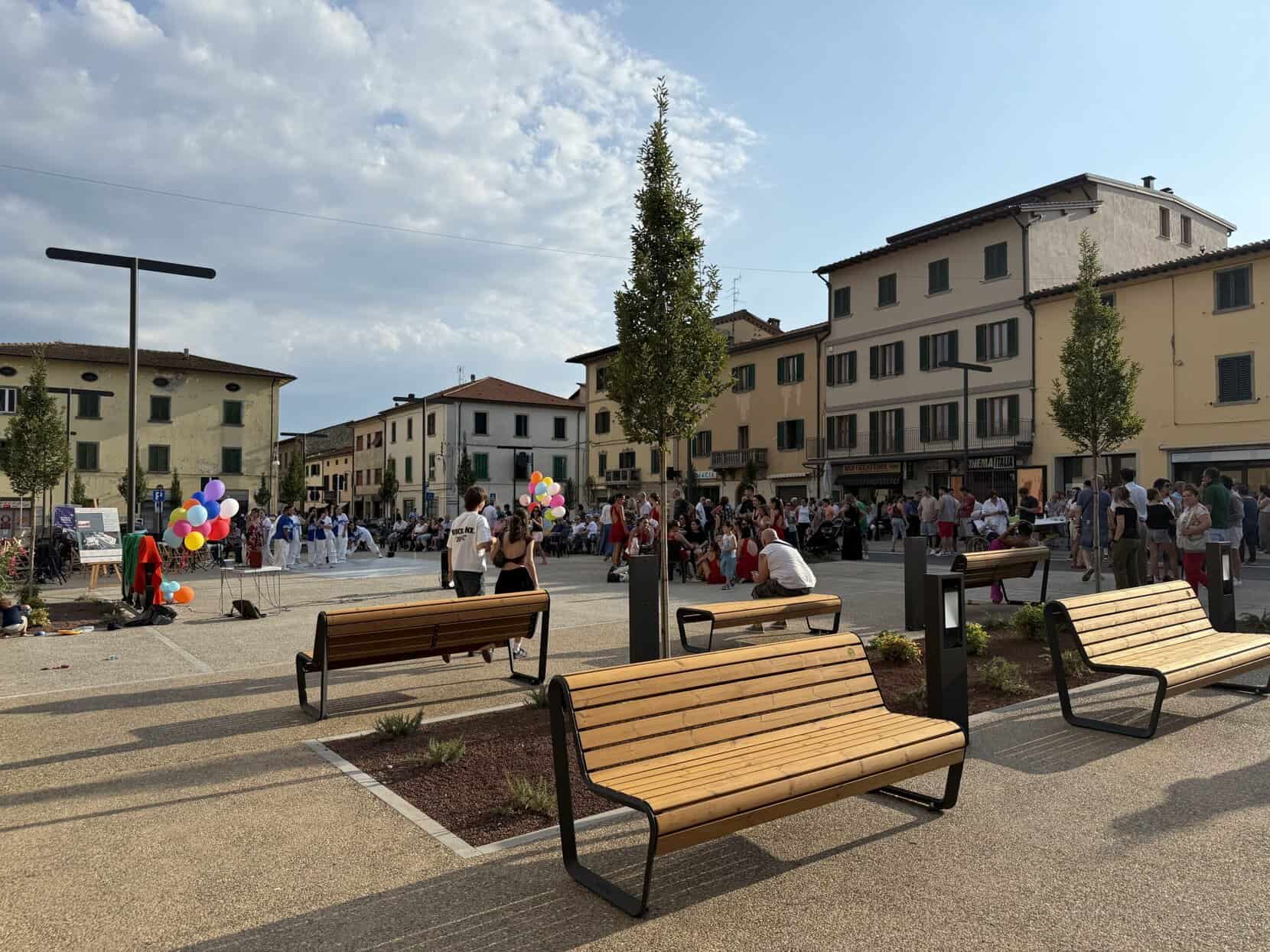 Grande inaugurazione per la nuova piazza di Soci