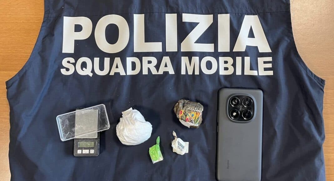 Polizia di Stato ad Arezzo arrestato uno spacciatore in flagranza
