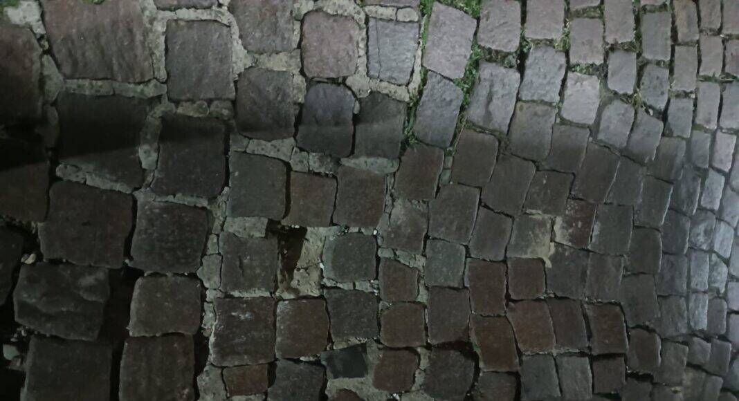 Castiglion Fiorentino via Adua, una strada che sprofonda