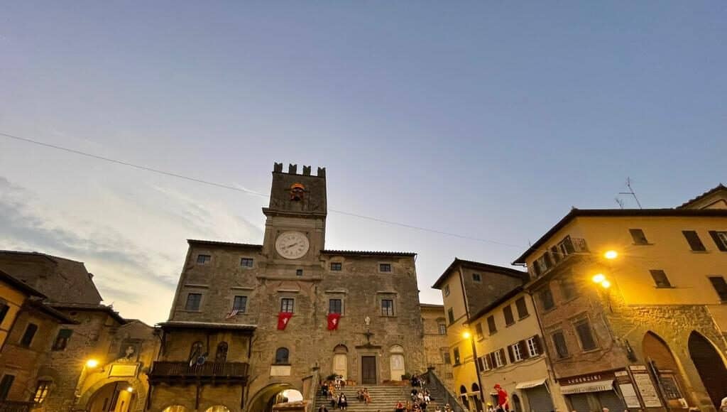 CortonArt quattro giorni con spettacoli e cibo di strada