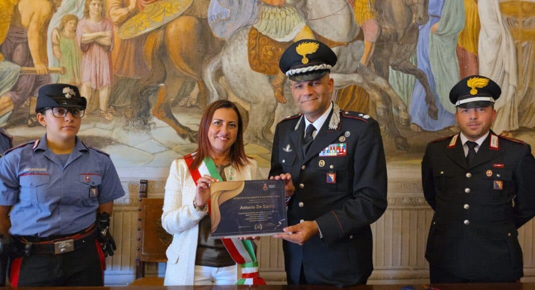 Il saluto del Comune di Lucignano al Comandante Antonio De Santis