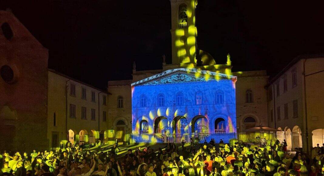 Wannabe 2000 La festa in piazza! successo travolgente al Perdono 2025