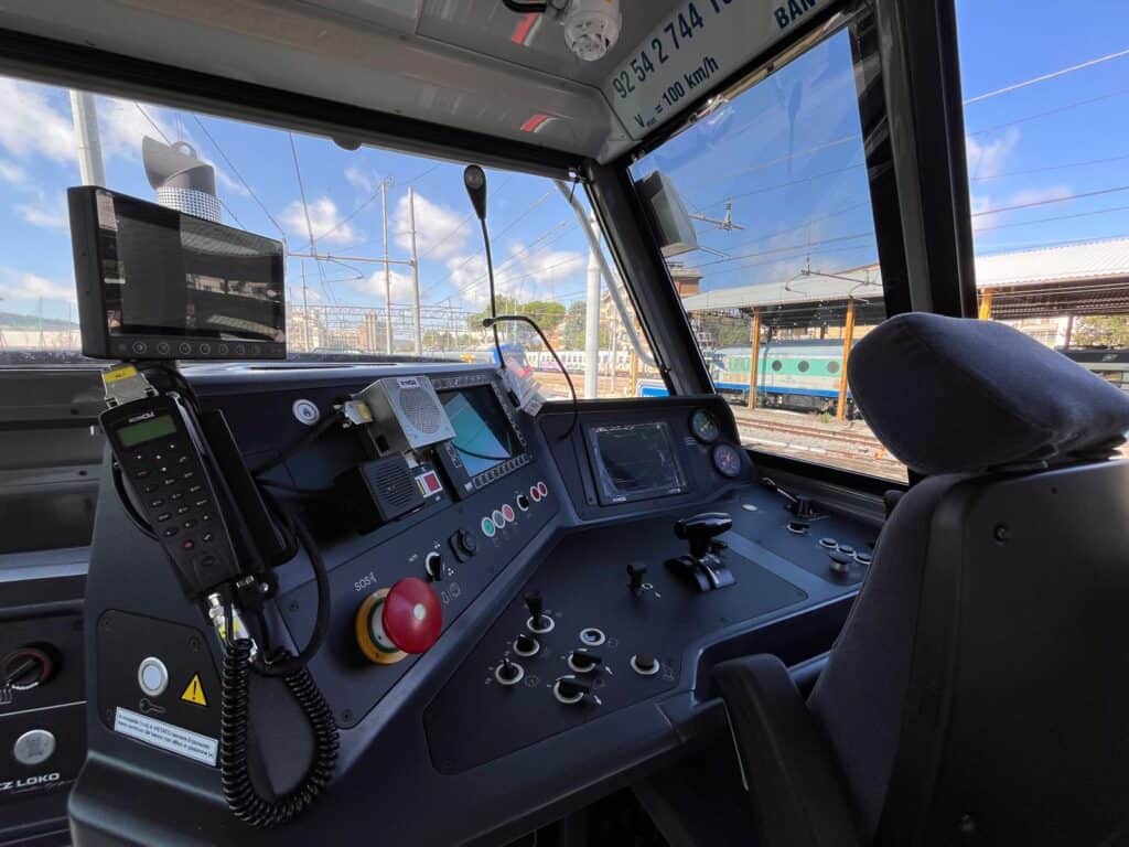 TFT amplia la flotta merci: presentata la locomotiva EffiShunter 1000