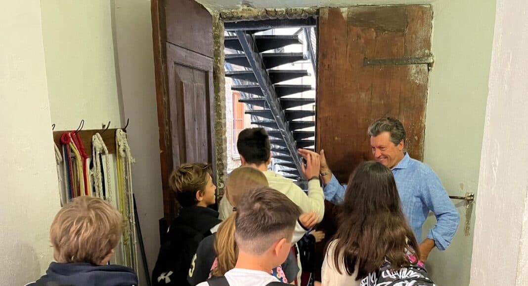 Primo giorno di scuola, gli auguri del Sindaco agli studenti