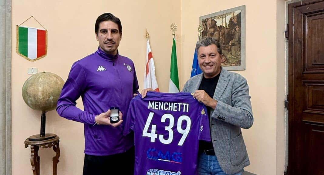 Agnelli riceve Daniele Menchetti, record di 439 presenze in viola